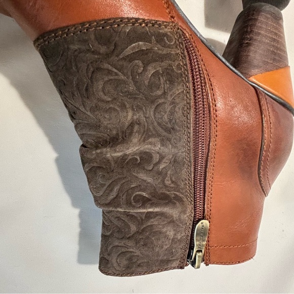 L’ARTISTE Sz 40 Heel Booties Steampunk Vibes Leather Suede Ruched Shaft Buttons - Picture 5 of 14